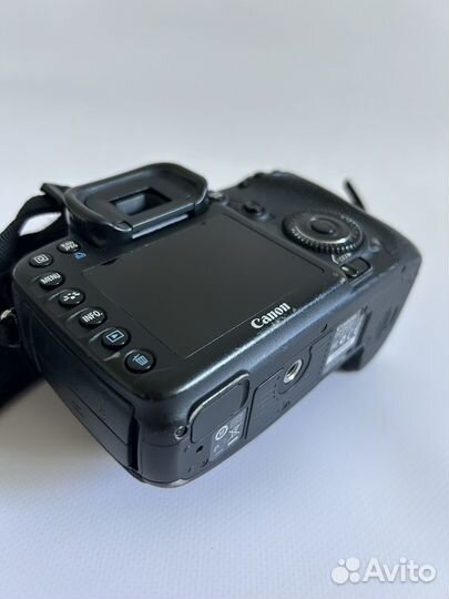 Фотоаппарат canon 7d -тушка,с комплектом