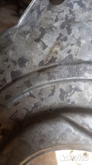 Крышка коленвала задняя Volkswagen Golf 3