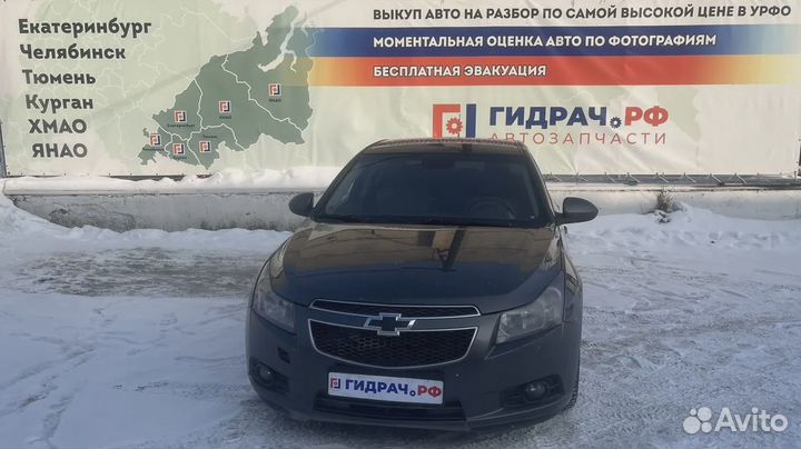 Обшивка стойки средней правой верхняя Chevrolet Cr