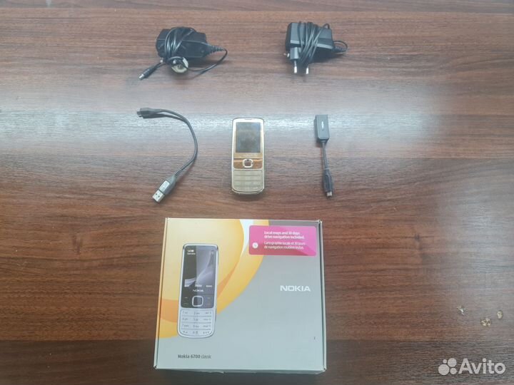 Nokia 6700 classic Gold Edition