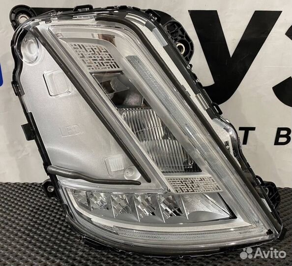 Фара правая Volvo FMX 24056485