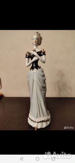 Фарфоровые статуэтки