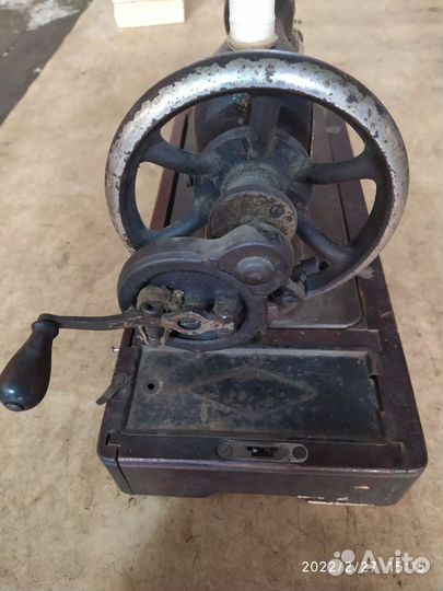 Швейная машина