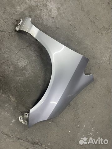 Крыло переднее