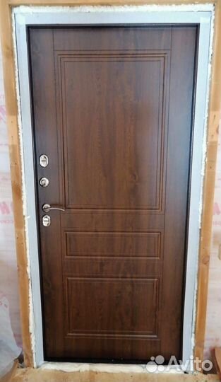 Дверь входная металлическая бу