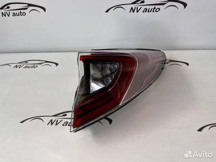 Toyota C-HR фонарь правый угловой LED 16-19