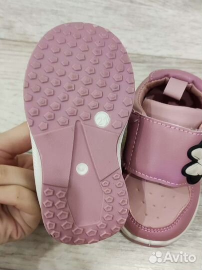 Кроссовки для девочки