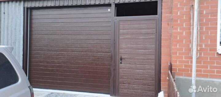 Секционные гаражные ворота Alutech