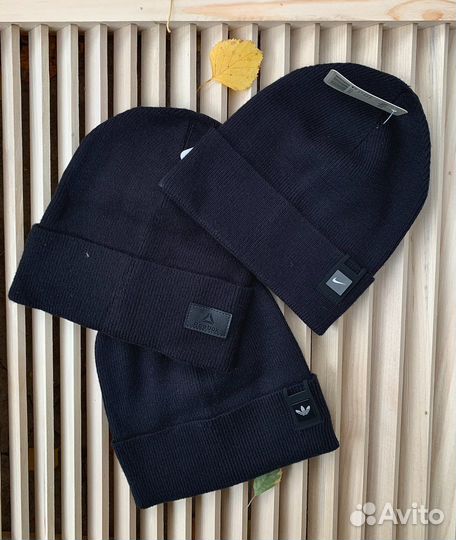 Шапка осенняя фирменная
