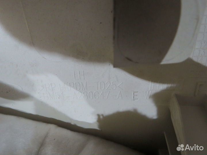 Обшивка стойки задняя левая Ford Focus 3