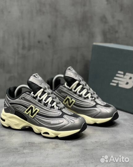 Кроссовки женские New Balance 1000