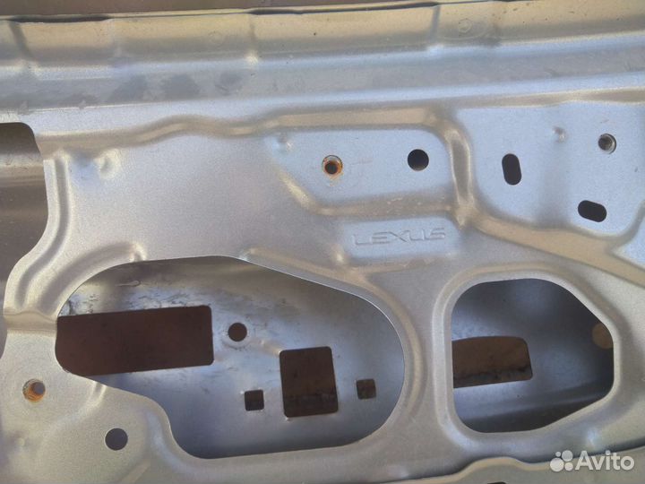 Продам крышку багажника Lexus NC 200