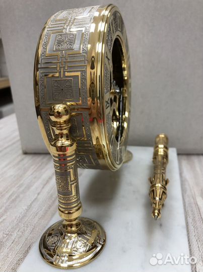 Часы скелетоны настольные