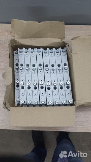 Универсальный шинодержатель Wohner