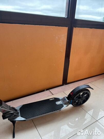 Самокат oxelo town 7 susp плюс чехол и шлем
