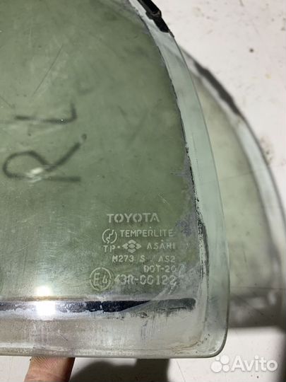 Стекло боковое глухое лево Toyota Carina E
