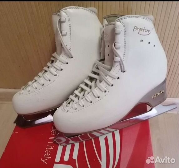 Фигурные коньки edea