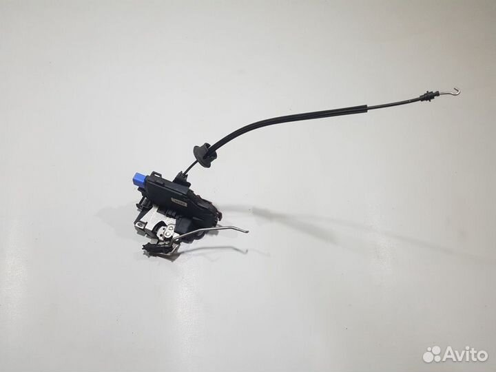 Замок двери задней левой ауди а8 audi a8