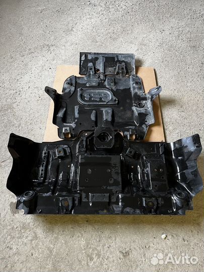 Защита картера новая оригинал toyota prado