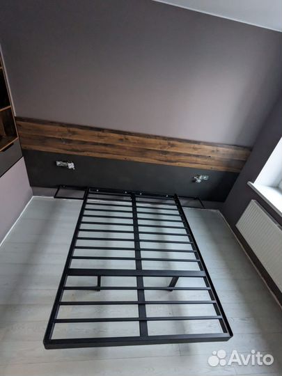 Парящая кровать двухспальная.Углы закруглённые