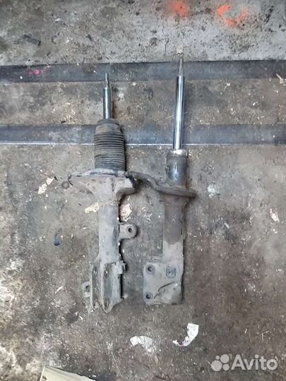 Стойка передняя хендай туксон