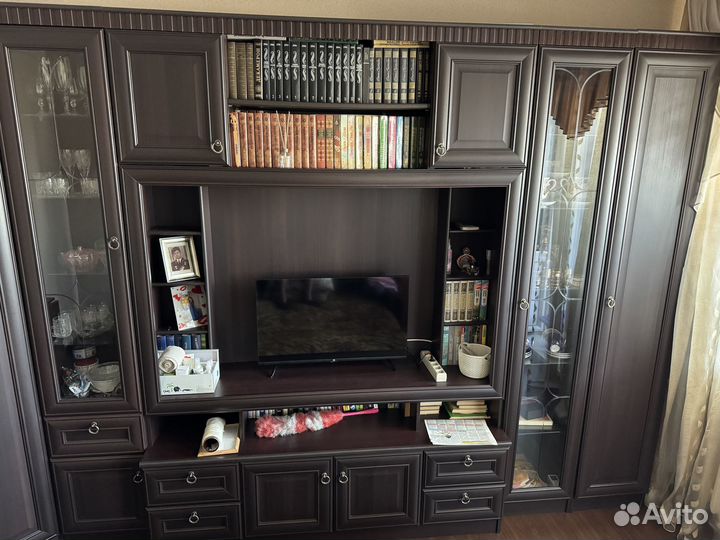 Шкаф стенка