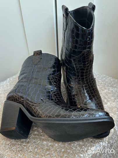 Казаки ASOS кожа 35