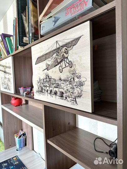 Компьютерный стол со стеллажом в детскую