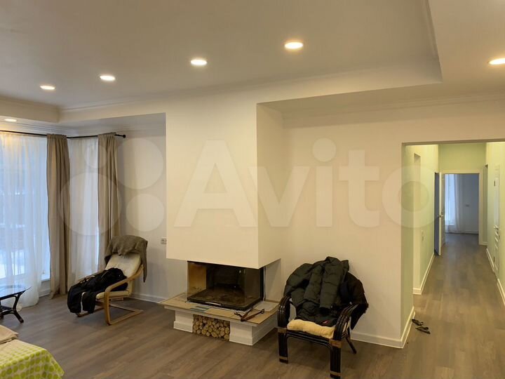 Коттедж 200 м² на участке 16 сот.