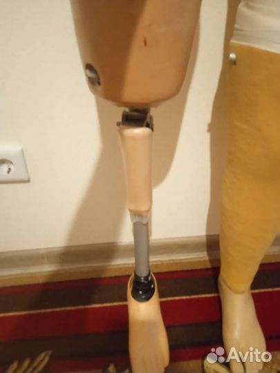 Протез левой ноги