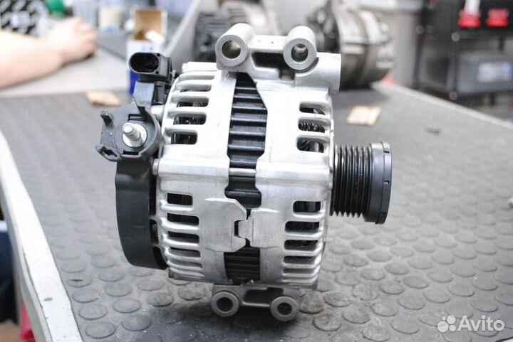 Генератор BMW E60, E90, X3 E83 2.5, 3.0 б/у