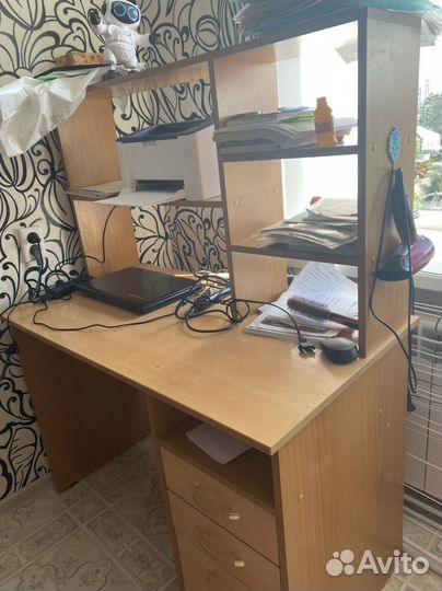 Письменный стол