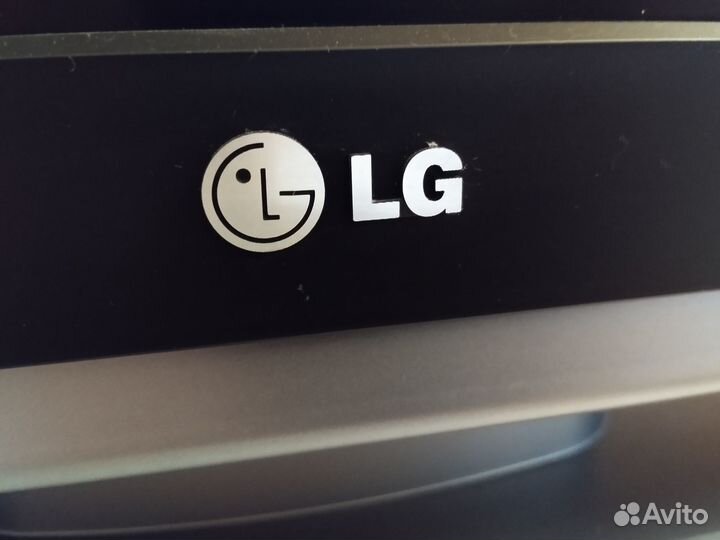Телевизор LG 82 см дигональ