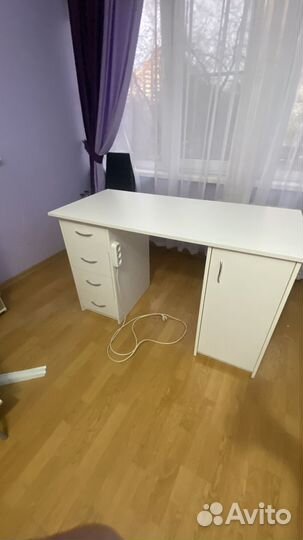 Маникюрный стол 130.5*60