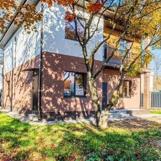 Дом 175 м² на участке 5 сот.