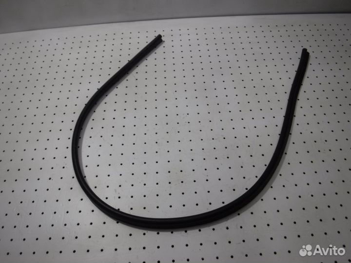 Уплотнительная резинка жабо Kia Ceed