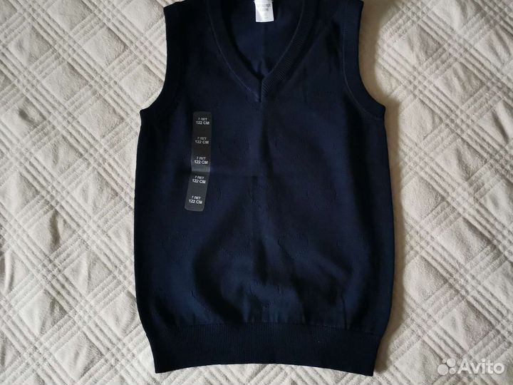 Жилетка школьная для девочки 122 новая