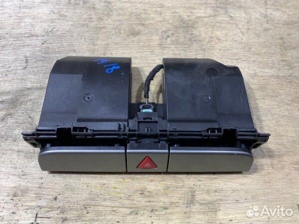 Центральная консоль Volkswagen Passat 3C5 BVY