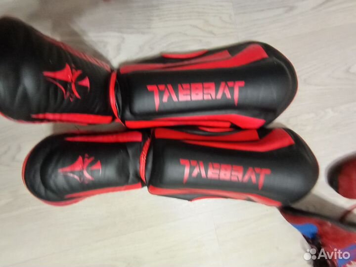 Шитки для боевых искусств Venom M