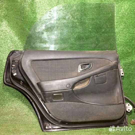 Дверь задняя левая Mitsubishi Diamante F12A Черная