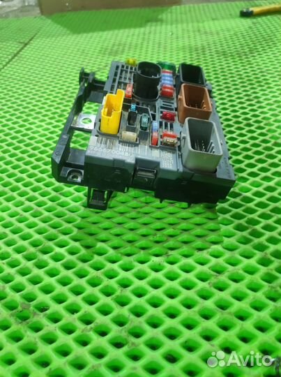 Блок предохранителей BSM Peugeot 308