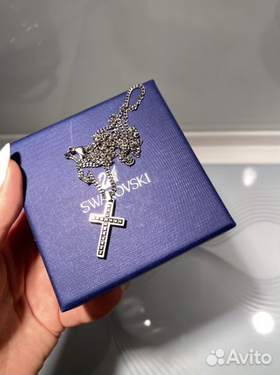 Крестик swarovski с цепочкой