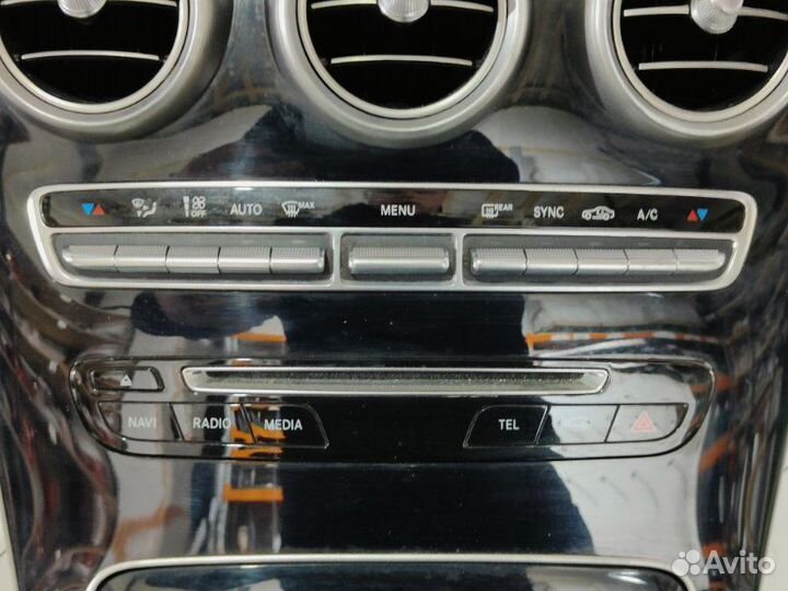 Консоль центральная Mercedes-Benz C-Class W205