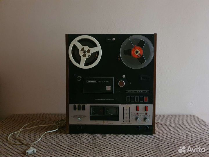 Катушечный магнитофон Маяк-001 Стерео