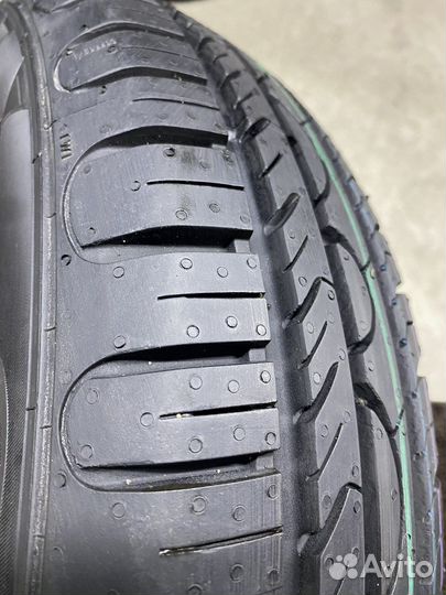Tyfoon Connexion 2 145/70 R13
