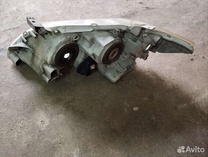 Фара toyota Camry 40