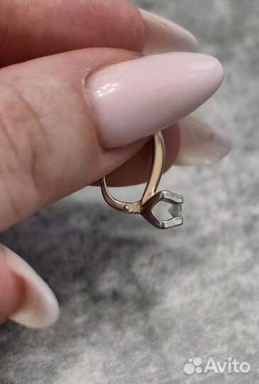 Золотые серьги с бриллиантами