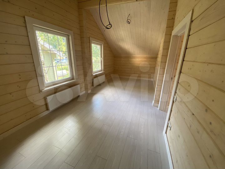 Коттедж 200 м² на участке 8,5 сот.