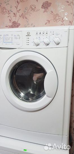 Узкая Стиральная машина Индезит.30см