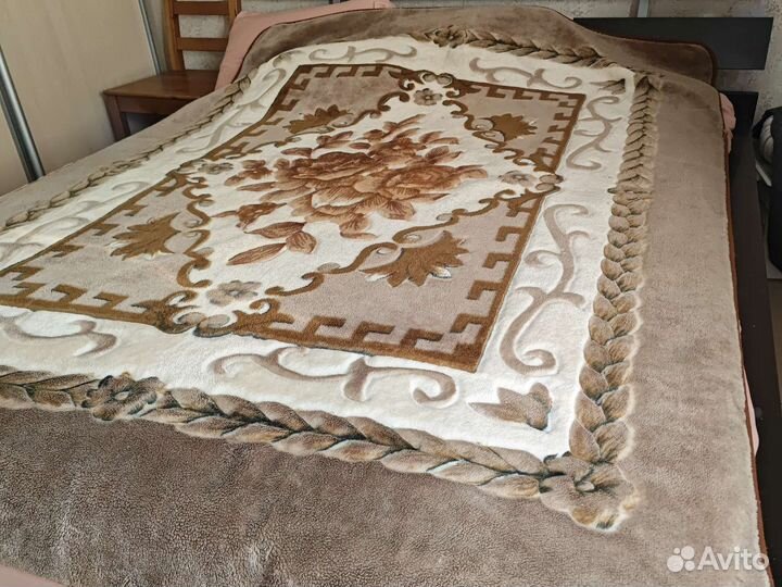 Покрывало плед одеяло плюшевое с цветами